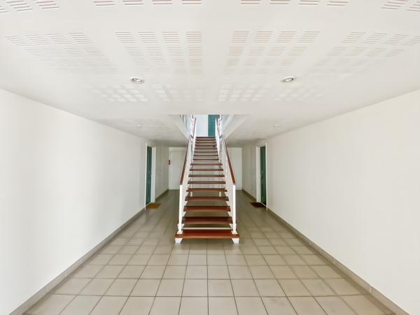 Appartement
         3 pièces
        - 57 m² 198 000 € *