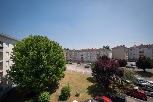Appartement
         3 pièces
        - 64 m² Exclusivité 94 900 €*