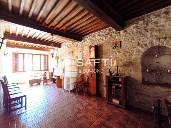 Jolie maison de village à rénover d'une surface habitable de 170 m2