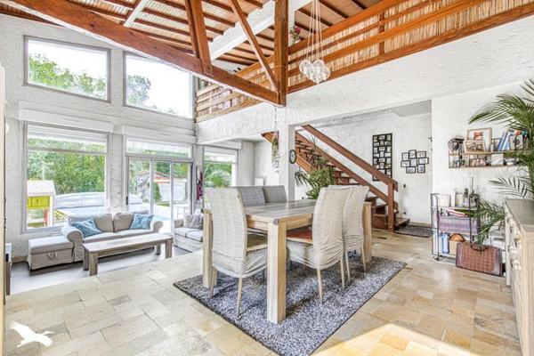 Maison à vendre 599 500 € Saint-Jean-d'Illac 6 p 186 m² DPE C