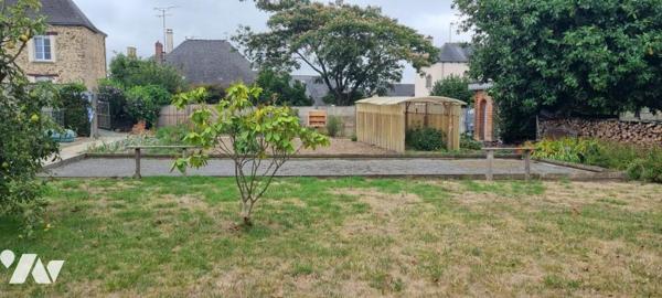 CUILLE - Centre ville - Maison de caractère avec dépendances et terrain