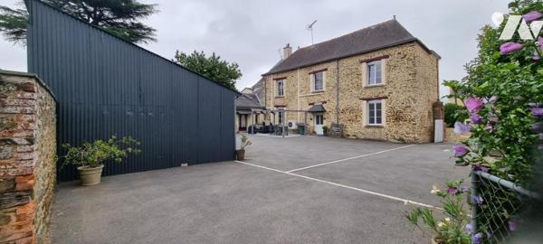 CUILLE - Centre ville - Maison de caractère avec dépendances et terrain