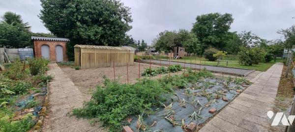 CUILLE - Centre ville - Maison de caractère avec dépendances et terrain