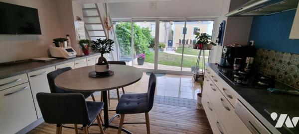 CUILLE - Centre ville - Maison de caractère avec dépendances et terrain