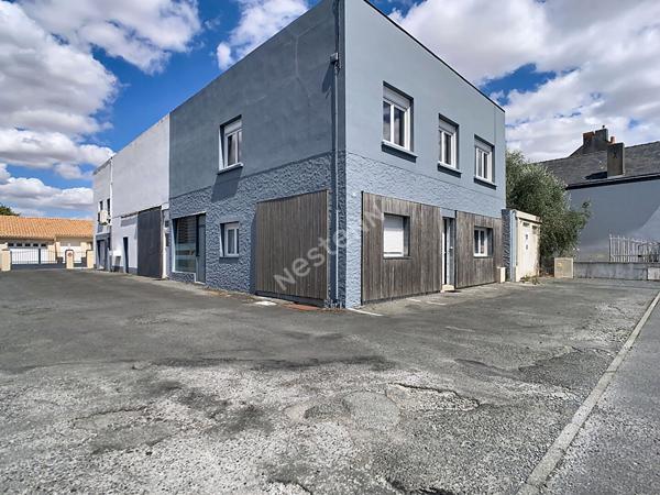 Immeuble Saint Macaire En Mauges 9 pièce(s) 353 m2
