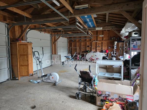 Maison familiale 220 m² – DPE B – Piscine – Grand garage – Plus de 6 300 m² de terrain – Le Fleix