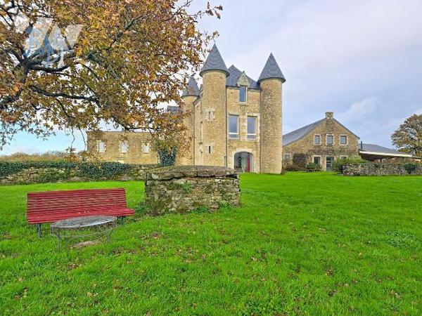 Manoir d'Exception ? 350 m² ? Domaine Natura 2000
Construit sur un parc de 76 ha, Étang de 144...