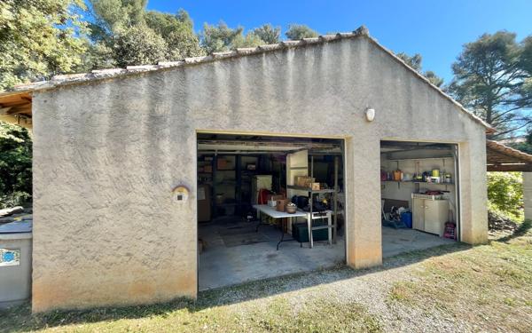 Maison à vendre    5 pièces • 147 m2 Le Revest-les-Eaux