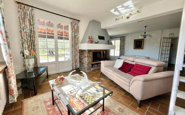 Maison à vendre    5 pièces • 147 m2 Le Revest-les-Eaux