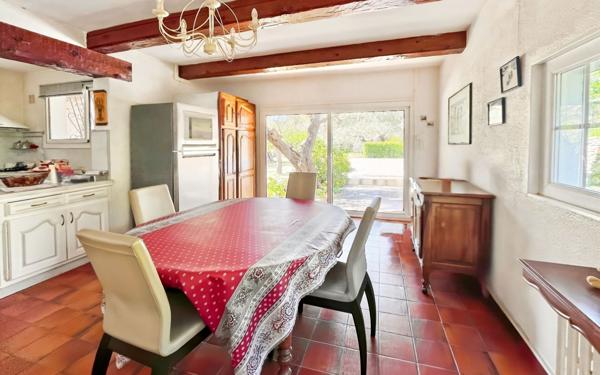 Maison à vendre    5 pièces • 147 m2 Le Revest-les-Eaux