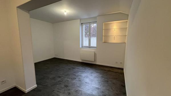 Avallon (89200) Appartement rénové de 3 pièces avec jardin privatif et box !