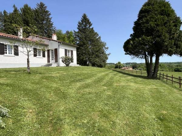 Maison à louer |                                        St-Martin-de-Fressengeas |                                        4 pièces  | 129 m²