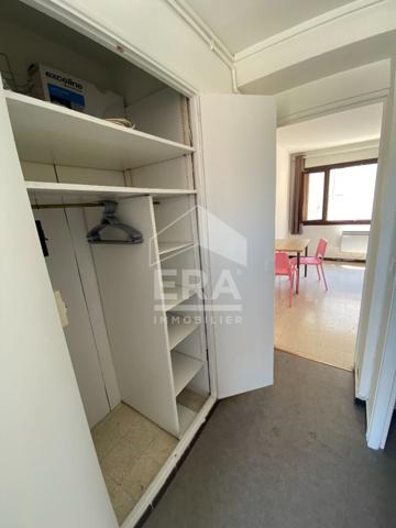 Appartement Marseille 1 pièce 26 m2 Timone cuisine séparée meublé
