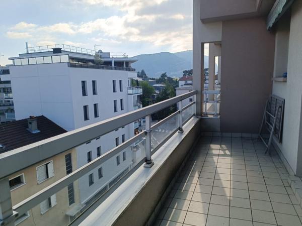 ANNEMASSE - Proche Gare et Ceva - T2 dernier étage