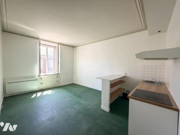 NANTES ST DONATIEN - APPARTEMENT T2 A RENOVER AVEC CAGIBI