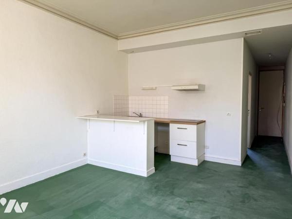 NANTES ST DONATIEN - APPARTEMENT T2 A RENOVER AVEC CAGIBI