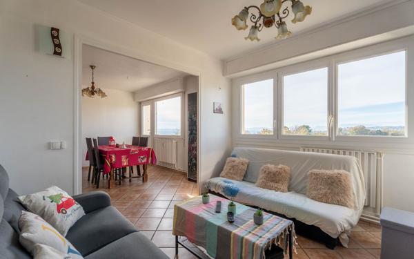 Appartement à vendre    5 pièces • 90,02 m2 Irigny