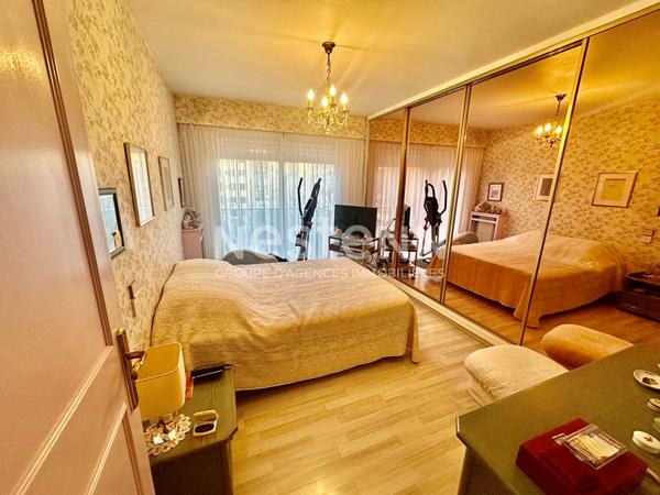 Appartement Nice 3 pièce(s) 70 m2 VIAGER OCCUPE