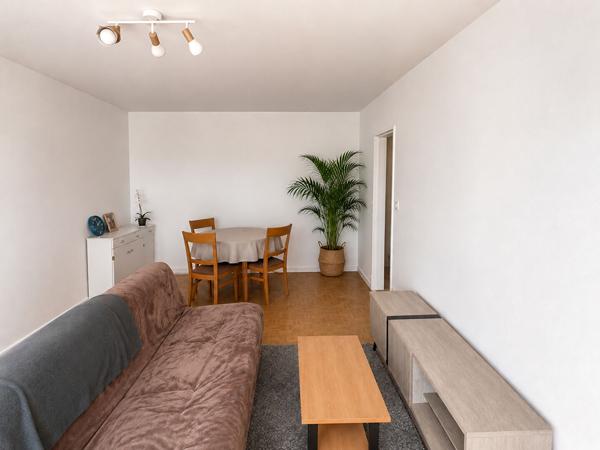 T2 meublé 50 m² - dernier étage - garage - eau/chauffage inclus