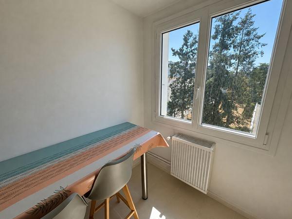T2 meublé 50 m² - dernier étage - garage - eau/chauffage inclus