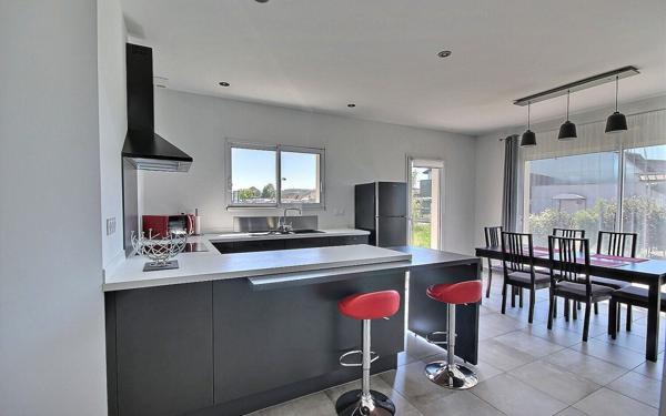 Maison à vendre    4 pièces •  Lescar