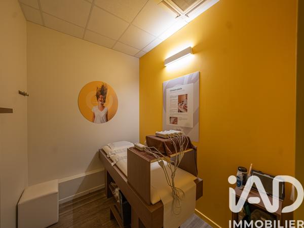 Esthétique, Coiffure​ à vendre 68 m² Aubenas