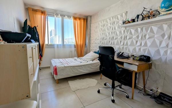 Appartement à vendre    5 pièces •  Toulon