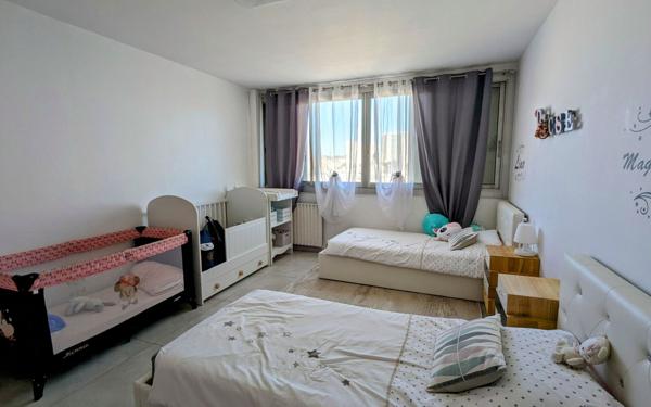 Appartement à vendre    5 pièces •  Toulon