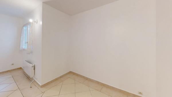Appartement CHILLY-MAZARIN 1 pièce 18.69 m²