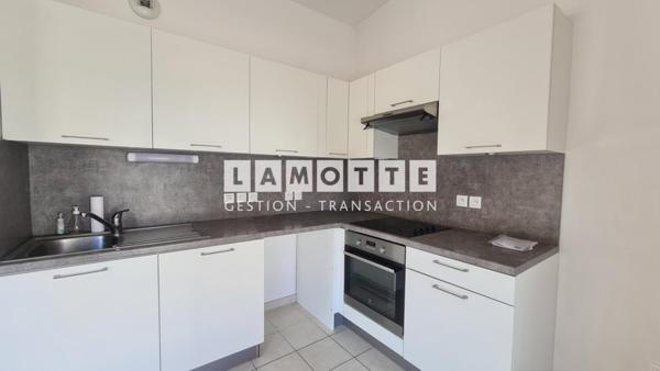 Appartement à louer 4 pièces - 84 m²