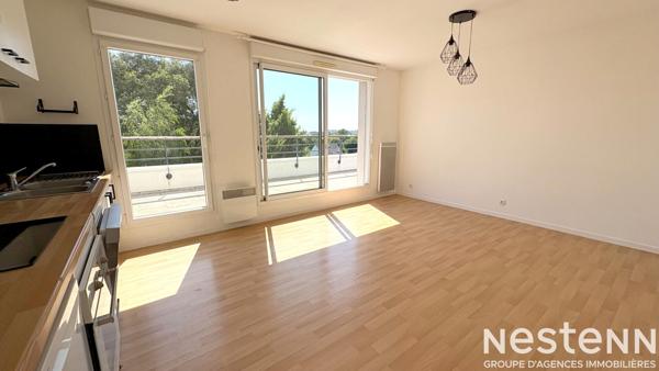 Appartement T3 à Auray au dernier étage avec terrasse exposée plein sud, grand garage, parking