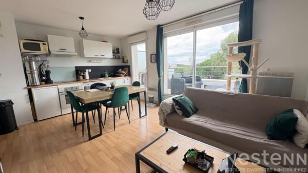 Appartement T3 à Auray au dernier étage avec terrasse exposée plein sud, grand garage, parking