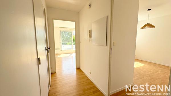 Appartement T3 à Auray au dernier étage avec terrasse exposée plein sud, grand garage, parking
