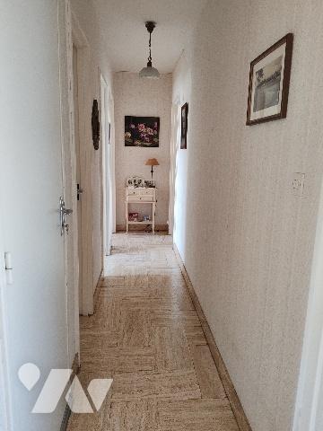 SAINT-MARC, maison familiale, vue mer, cuisine a/e, trois chambres, terrasse, cave, jardin arboré.