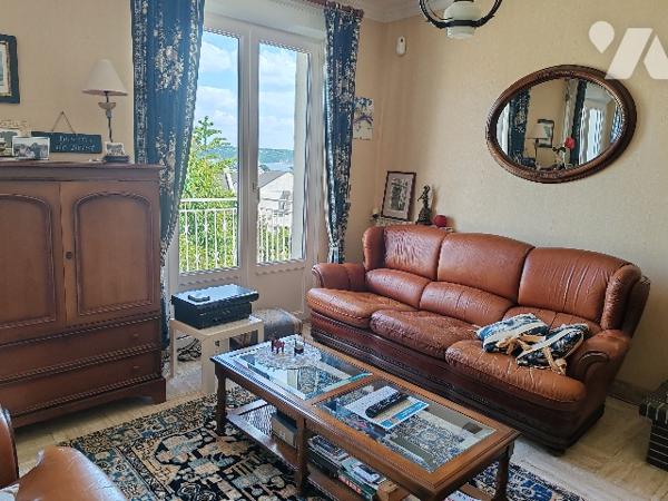 SAINT-MARC, maison familiale, vue mer, cuisine a/e, trois chambres, terrasse, cave, jardin arboré.