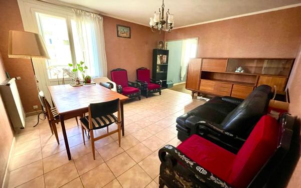 Appartement à vendre    5 pièces • 92,09 m2 Marseille 10