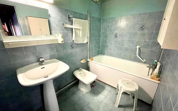 Appartement à vendre    5 pièces • 92,09 m2 Marseille 10