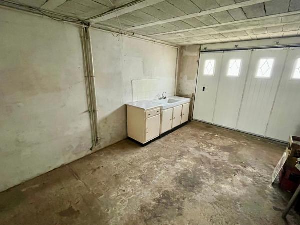 LUCON 85400 AU CALME ET PROCHE TOUTES COMMODITES AGREABLE MAISON 4 CHAMBRES AVEC ANNEXE SUR 1000M²