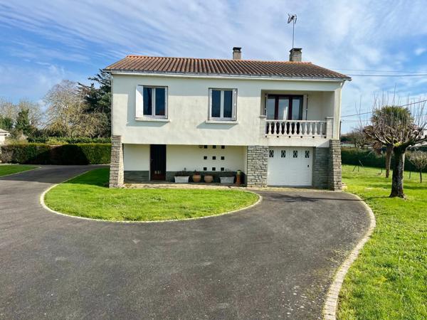 LUCON 85400 AU CALME ET PROCHE TOUTES COMMODITES AGREABLE MAISON 4 CHAMBRES AVEC ANNEXE SUR 1000M²