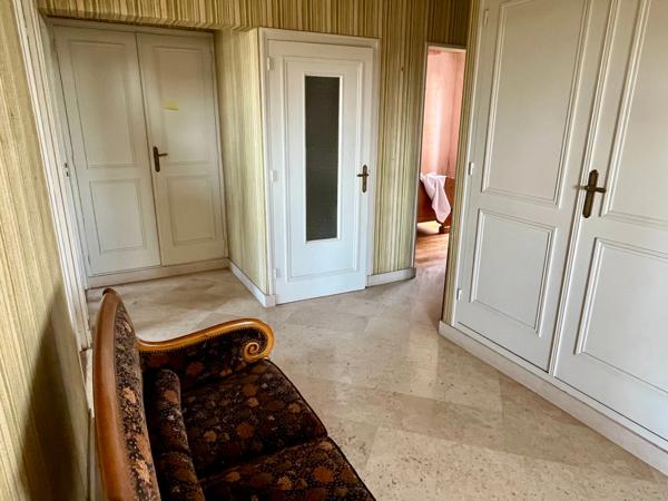 LUCON 85400 AU CALME ET PROCHE TOUTES COMMODITES AGREABLE MAISON 4 CHAMBRES AVEC ANNEXE SUR 1000M²