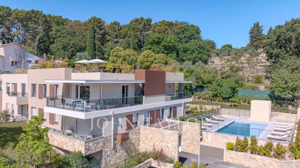 Mougins – Penthouse d'exception avec rooftop privé de plus de 100 m²