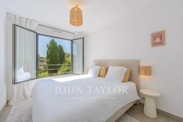 Mougins – Penthouse d'exception avec rooftop privé de plus de 100 m²