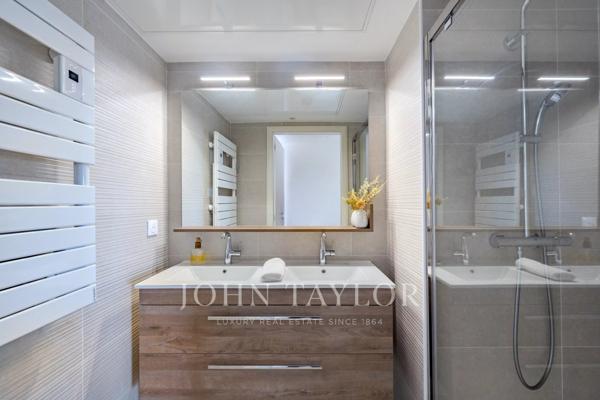 Mougins – Penthouse d'exception avec rooftop privé de plus de 100 m²