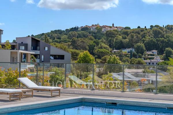 Mougins – Penthouse d'exception avec rooftop privé de plus de 100 m²