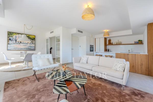 Mougins – Penthouse d'exception avec rooftop privé de plus de 100 m²