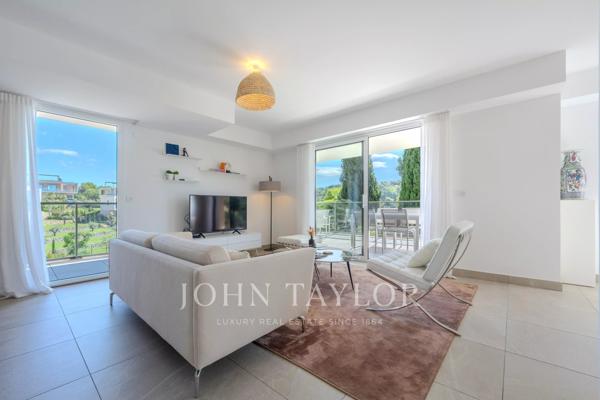 Mougins – Penthouse d'exception avec rooftop privé de plus de 100 m²