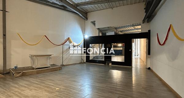 À vendre Local commercial 111 m² - Bourg-lès-valence 26500
