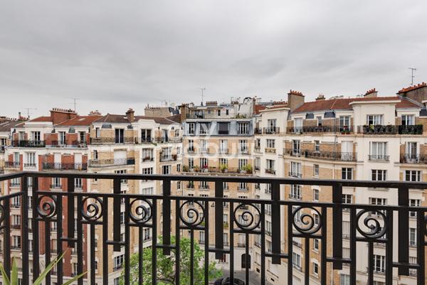 75015 CONVENTION - STUDIO 29M² AVEC BALCON