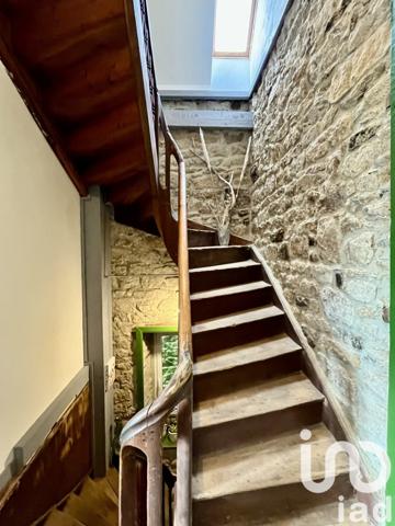 Maison 10 pièces de 250 m² à Loguivy-Plougras (22780)