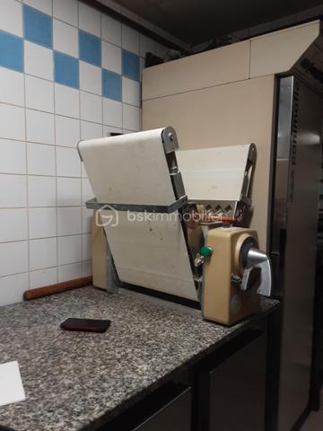 Local commercial de 200 m²